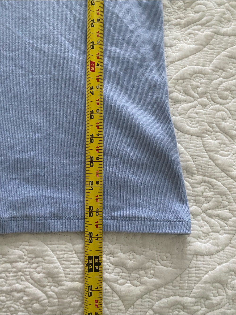 Aritzia HomeStretch™ Rib Tune
Stretchy ribbed cotton t-shirt Light Blue - Picture 5 of 9